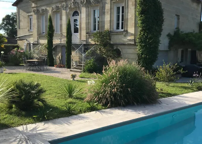 Pré Février Hébergement de vacances Saint-Loubès